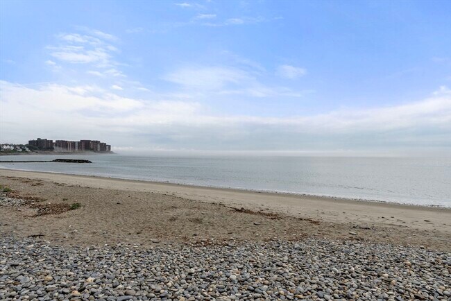 Building Photo - 46 Hawthorn Ave