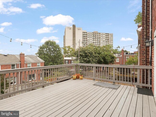 Building Photo - 209 Guthrie Ave