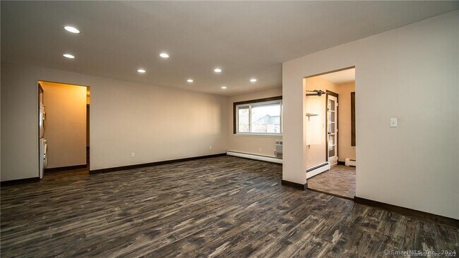 Building Photo - 333 Vincelette St
