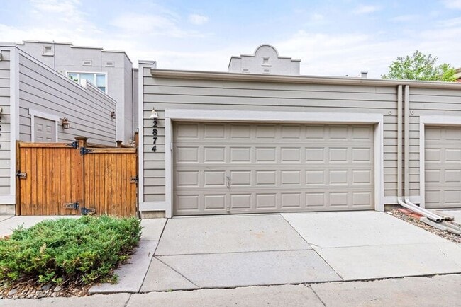 Building Photo - 2874 Syracuse Ct