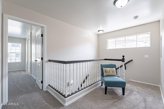 Building Photo - 445 W Mountain Sage Dr