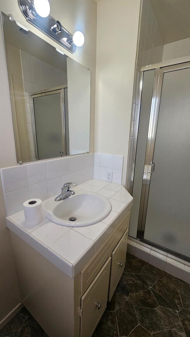 Building Photo - 92 W Gettysburg Ave