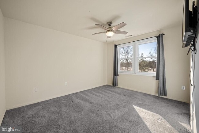 Building Photo - 143 Curtis Ave