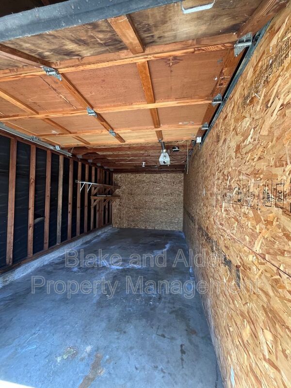 Building Photo - 5531 SW Lombard Ave