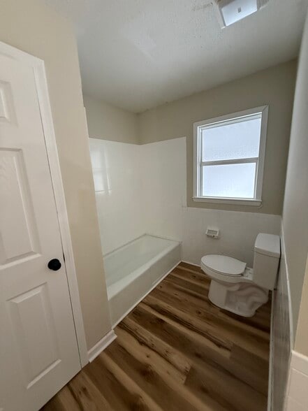 Full Bath - 225 Pleasure Dr