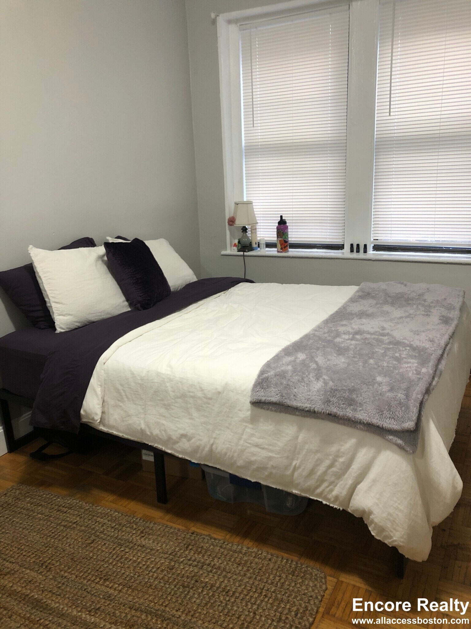 Building Photo - 40 Anderson St