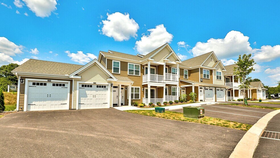 The Oaks at Copper Chase 3145 Honey Run Dr York PA 17408 Apartment