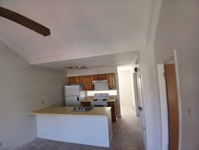 Building Photo - 141 S Gosnell St