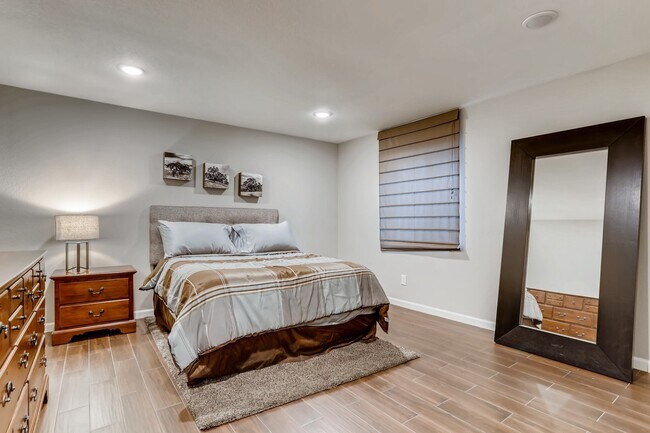 Building Photo - 6805 S Quantock Way