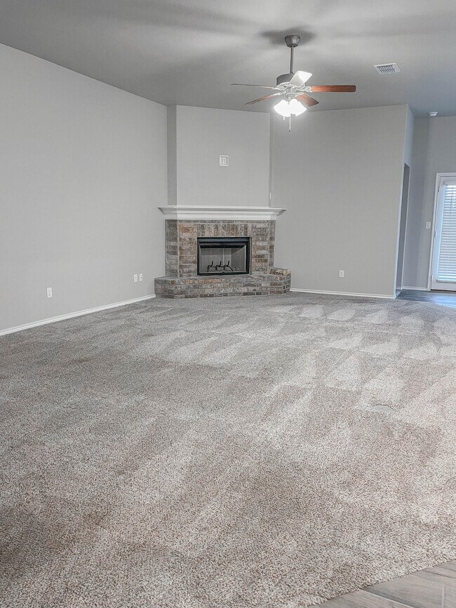 Building Photo - 14109 Avenue W