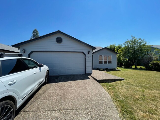 Primary Photo - 3-Bedroom Home in Beaverton!
