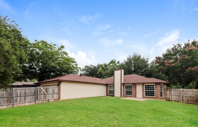 Building Photo - 612 Hanover Dr