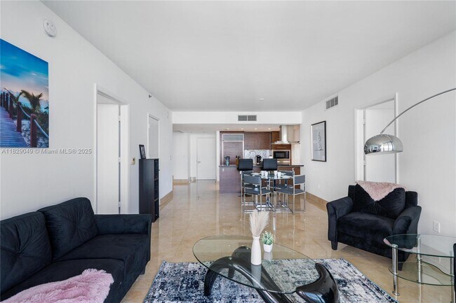 Building Photo - 495 Brickell Ave