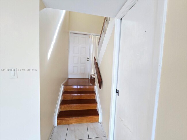 Building Photo - 365 NW 85th Ct