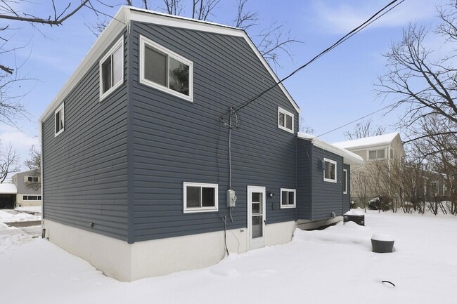 Building Photo - 3042 Rightmire Blvd