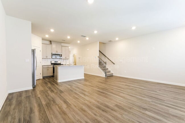 Building Photo - 3665 Shore Wood Ave