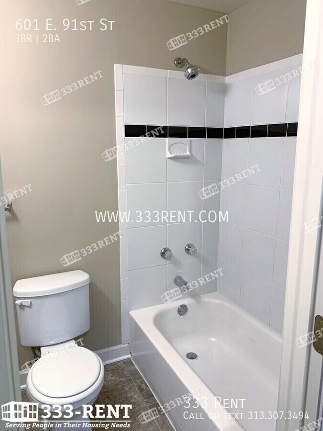 Building Photo - 601 E 91st St