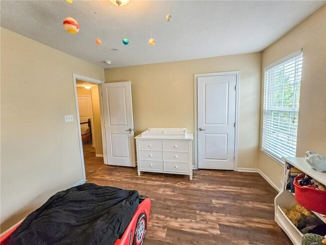 Building Photo - 813 Fairgate Drive