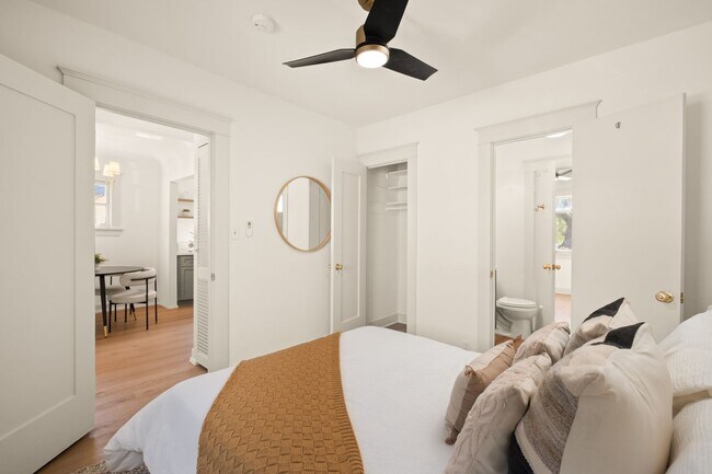 Building Photo - 4419–4423 Mississippi St — fully renovated with designer finishes throughout!