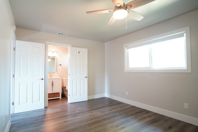 Building Photo - 1650 Archer Dr