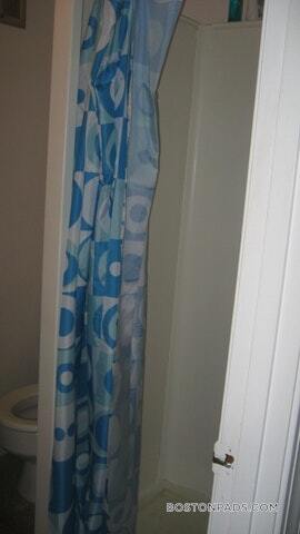 Building Photo - 854 Beacon St