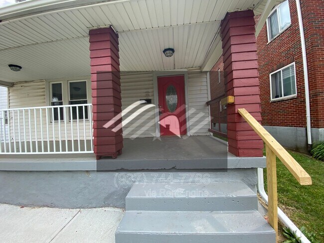 Building Photo - 1004 W Fairview Ave