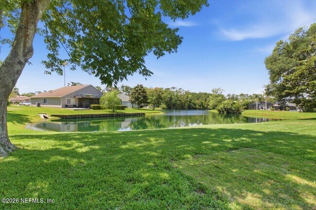 Building Photo - 160 Crossroad Lakes Dr