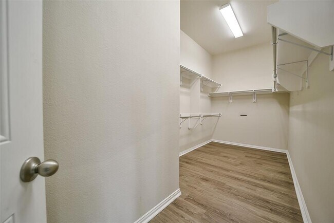 Building Photo - 2718 Misty Laurel Ct