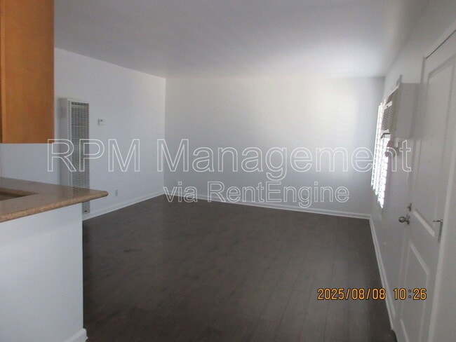 Building Photo - 20327 Saticoy St
