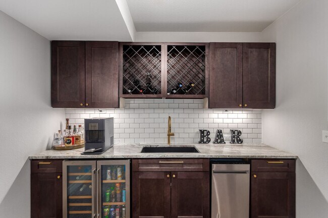 Building Photo - 4BD, 3.5BA Northfield Home with Finished Basement and 2-Car Garage