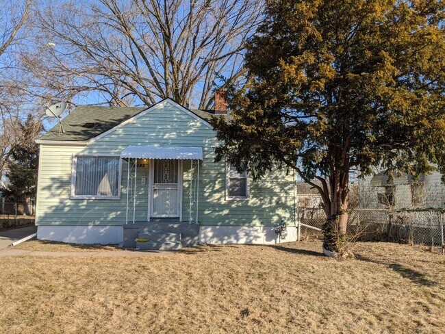 Building Photo - 8371 House St