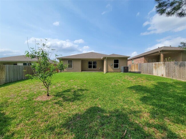 Building Photo - 38211 S Lost Creek Blvd