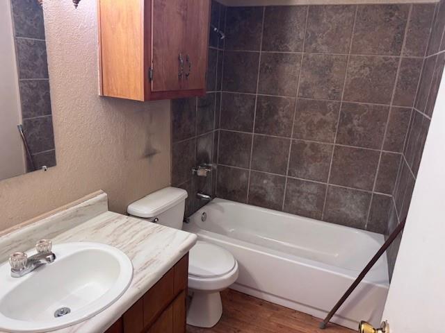 Building Photo - 1017 12th St SE