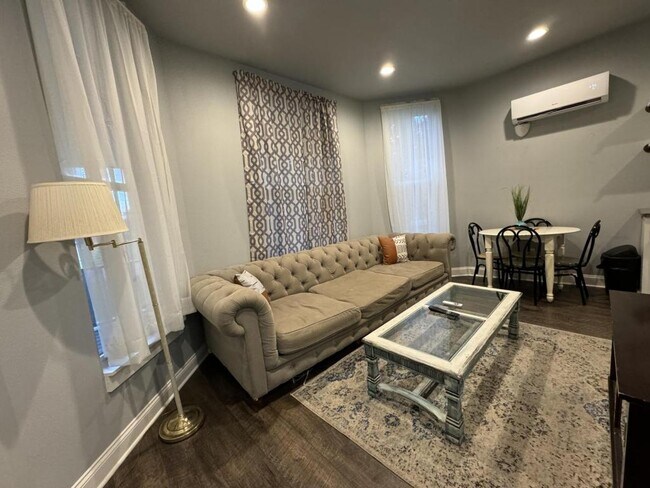 Building Photo - 1623 N Jefferson Ave