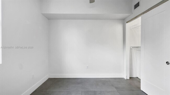 Building Photo - 1536 NW 15th Ave