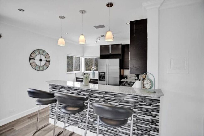 Building Photo - 37 Hendricks Isle