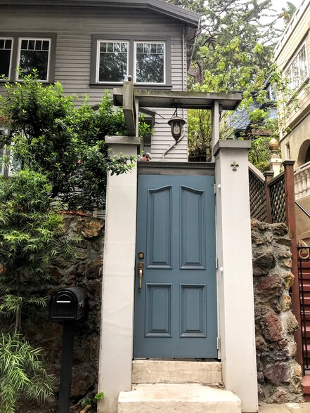 Building Photo - 1203 Bosworth St