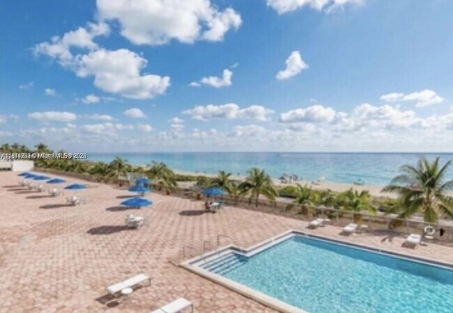 Building Photo - 6039 Collins Ave