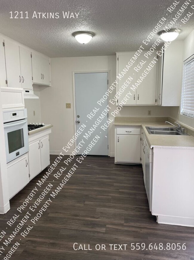 Building Photo - 1211 Atkins Way