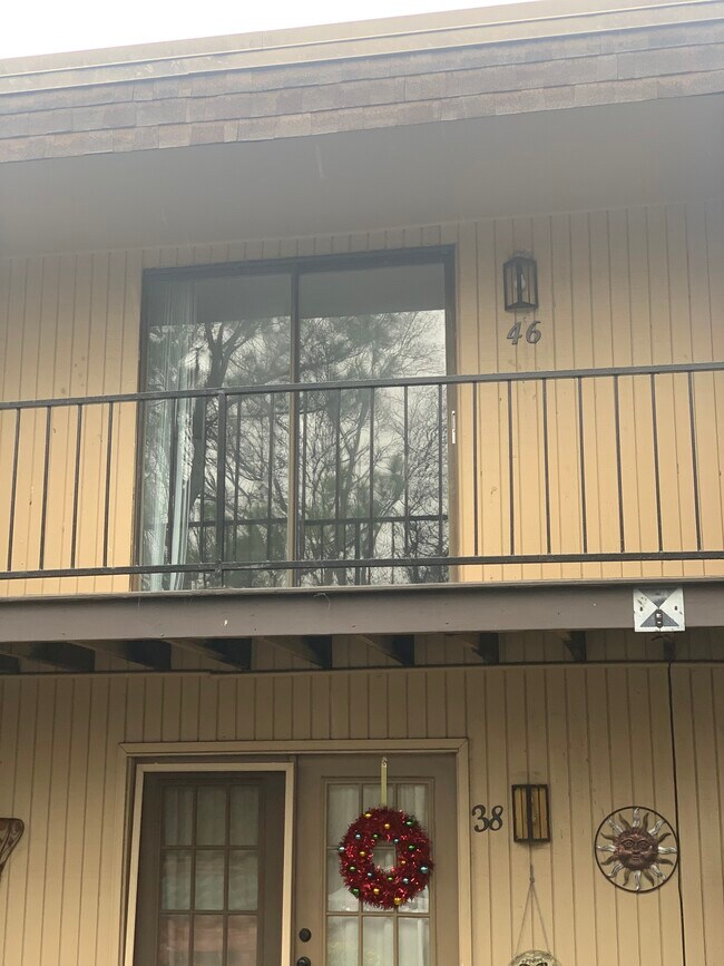 Building Photo - 420 Walton Ln