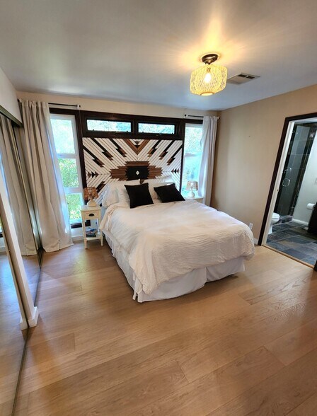 Building Photo - 380 Box Canyon Rd