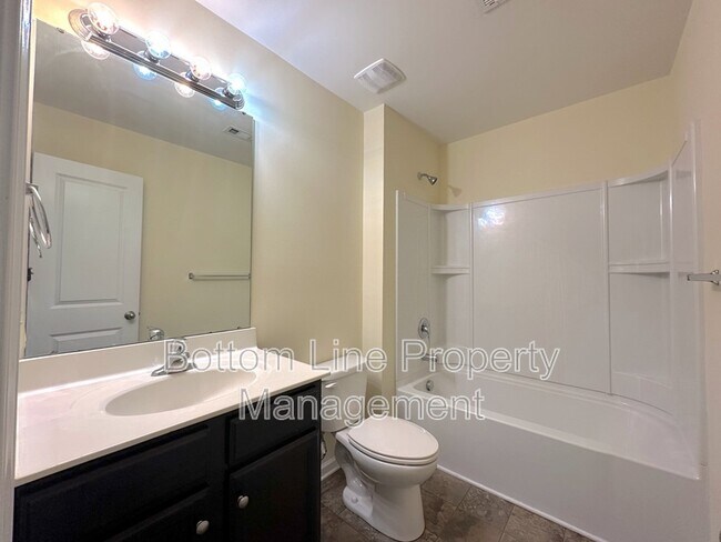 Building Photo - 9341 Hamel St