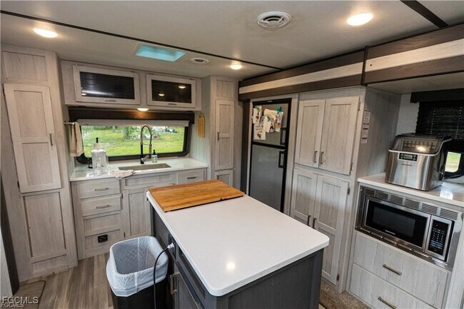 Building Photo - 17861 Palm Creek Dr