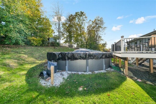 Building Photo - 7 Ohio Dr