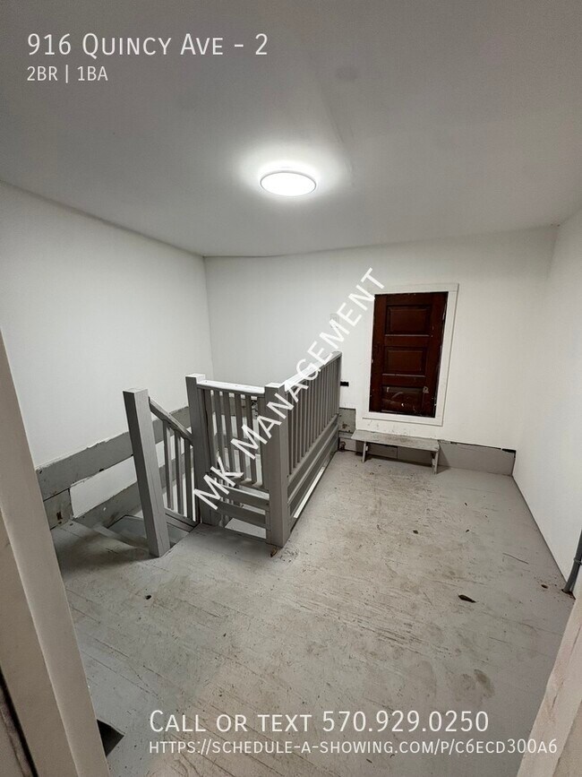 Building Photo - 916 Quincy Ave