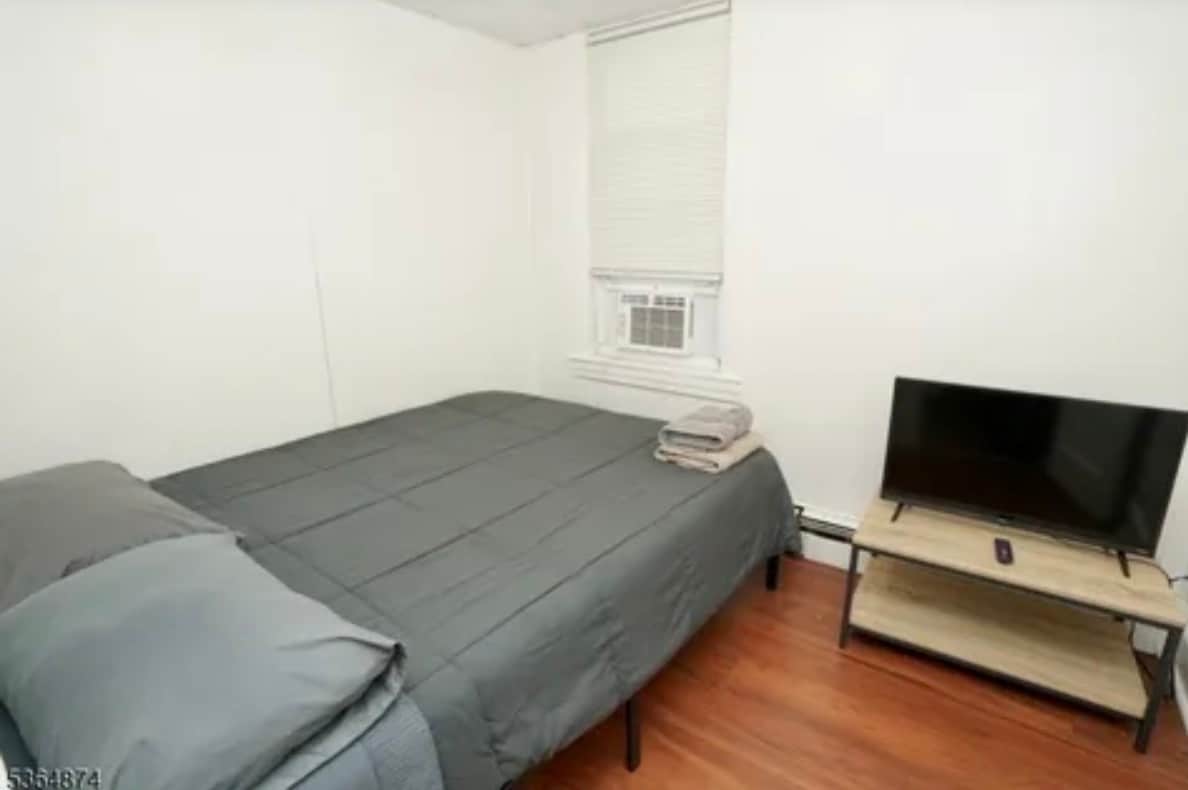 Bedroom1 - 738 Edgar Rd