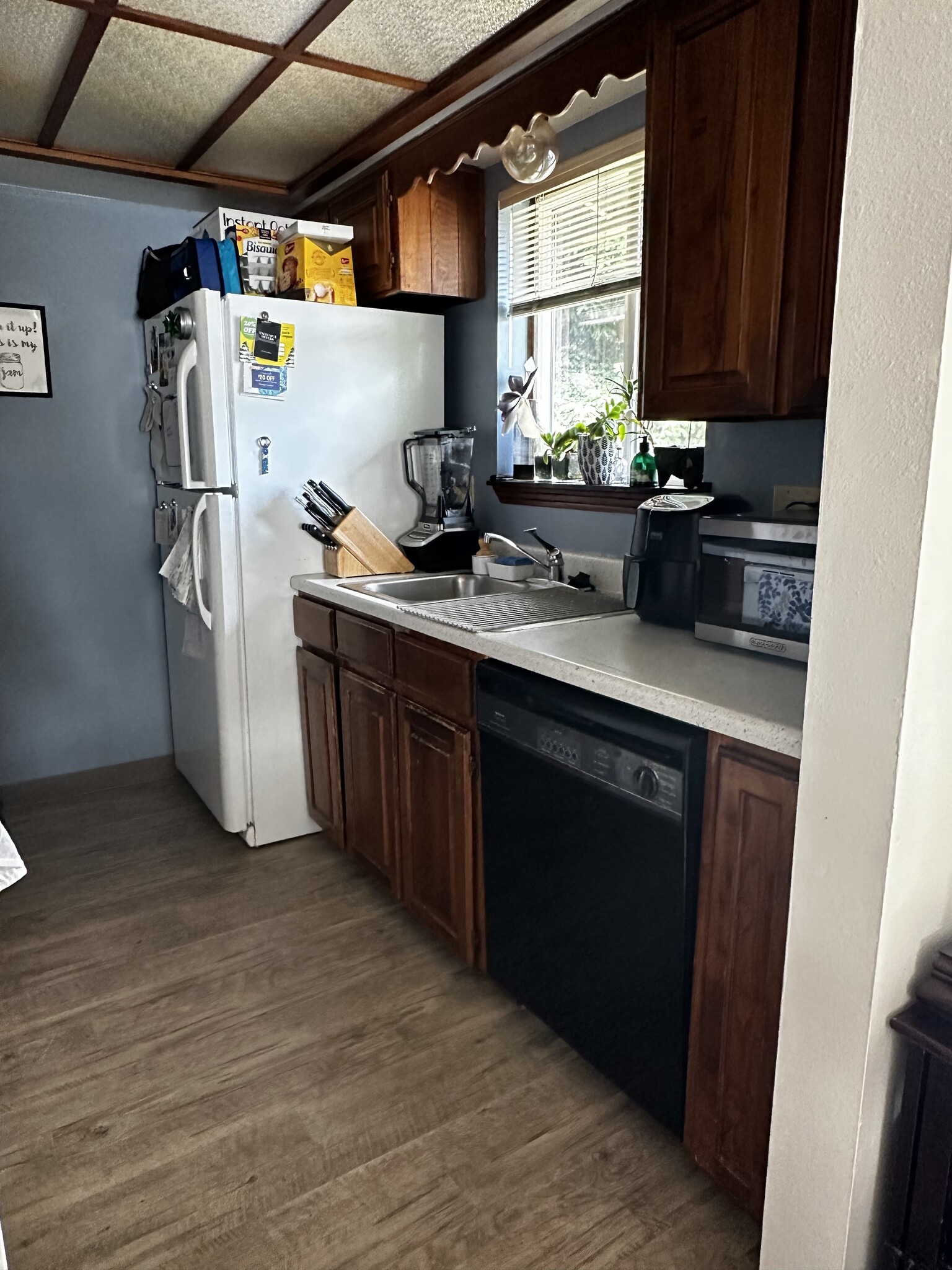 Building Photo - 337 NW Bailey Ave