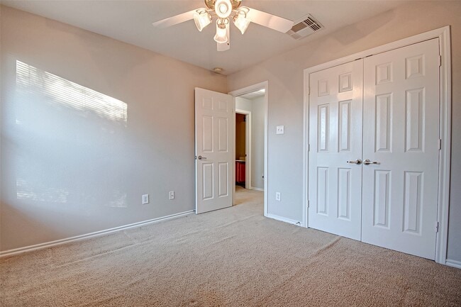Building Photo - 243 Drake Run Ln