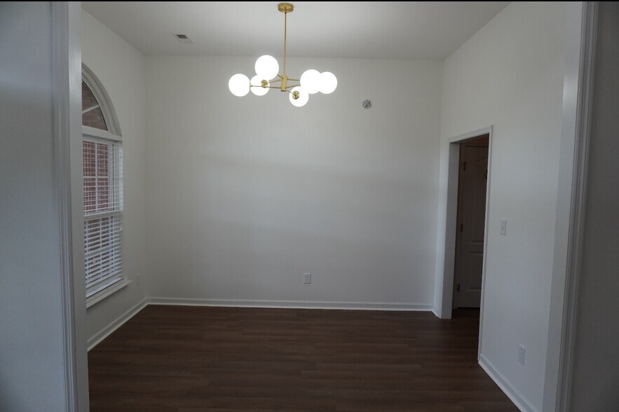 Building Photo - 7009 Lynnfield Dr SE