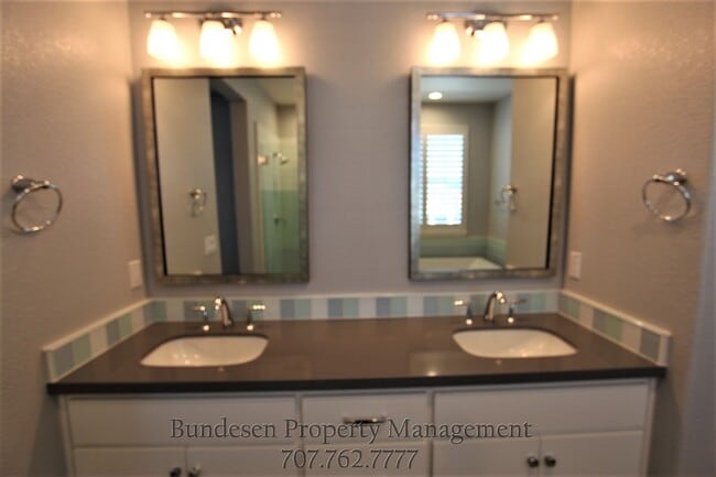 Building Photo - 5350 Kelliann Pl